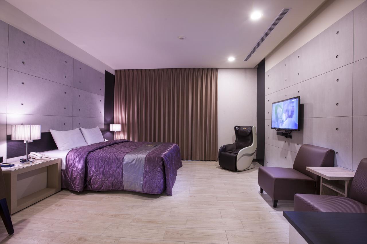 Foxdou Business Motel Tainan Bagian luar foto