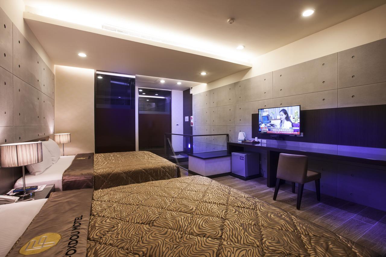 Foxdou Business Motel Tainan Bagian luar foto