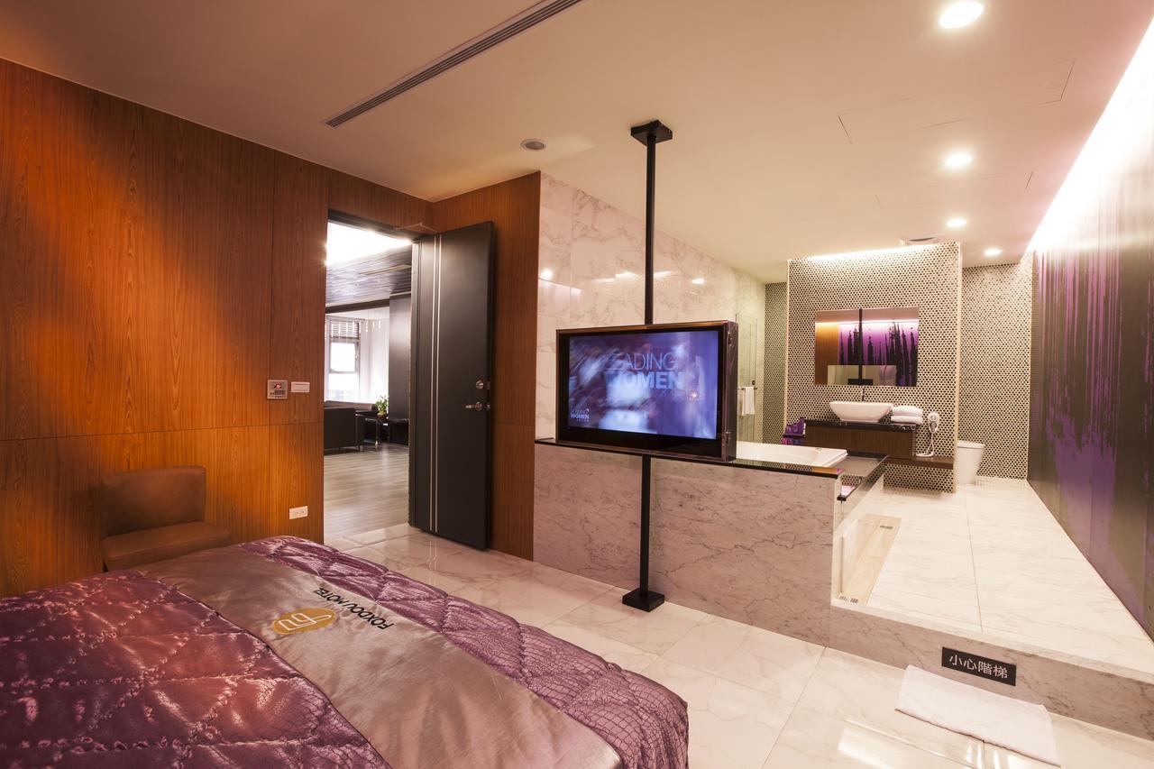 Foxdou Business Motel Tainan Bagian luar foto