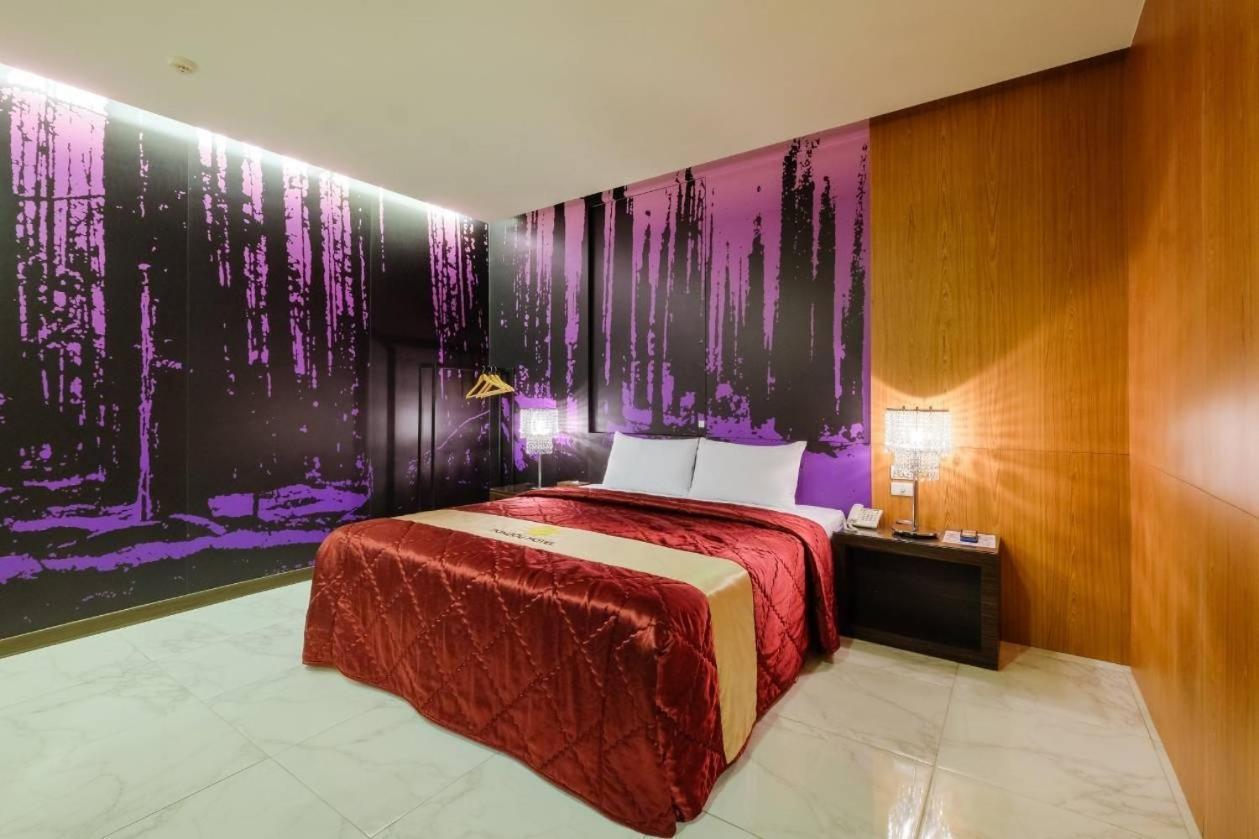 Foxdou Business Motel Tainan Bagian luar foto